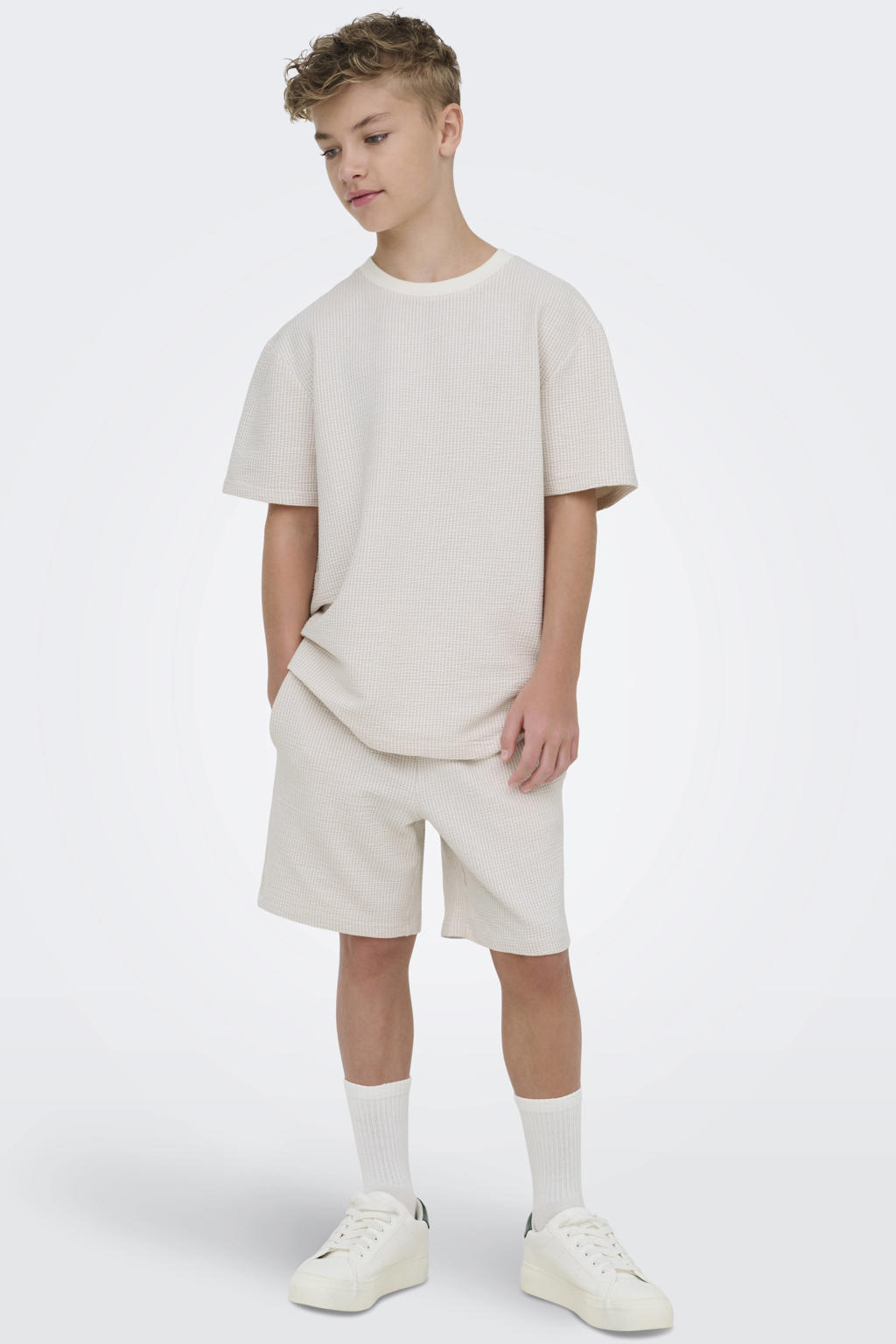 Ecru jongens ONLY & SONS JUNIOR T-shirt van stretchkatoen met effen, korte mouwen, ronde hals en textuur