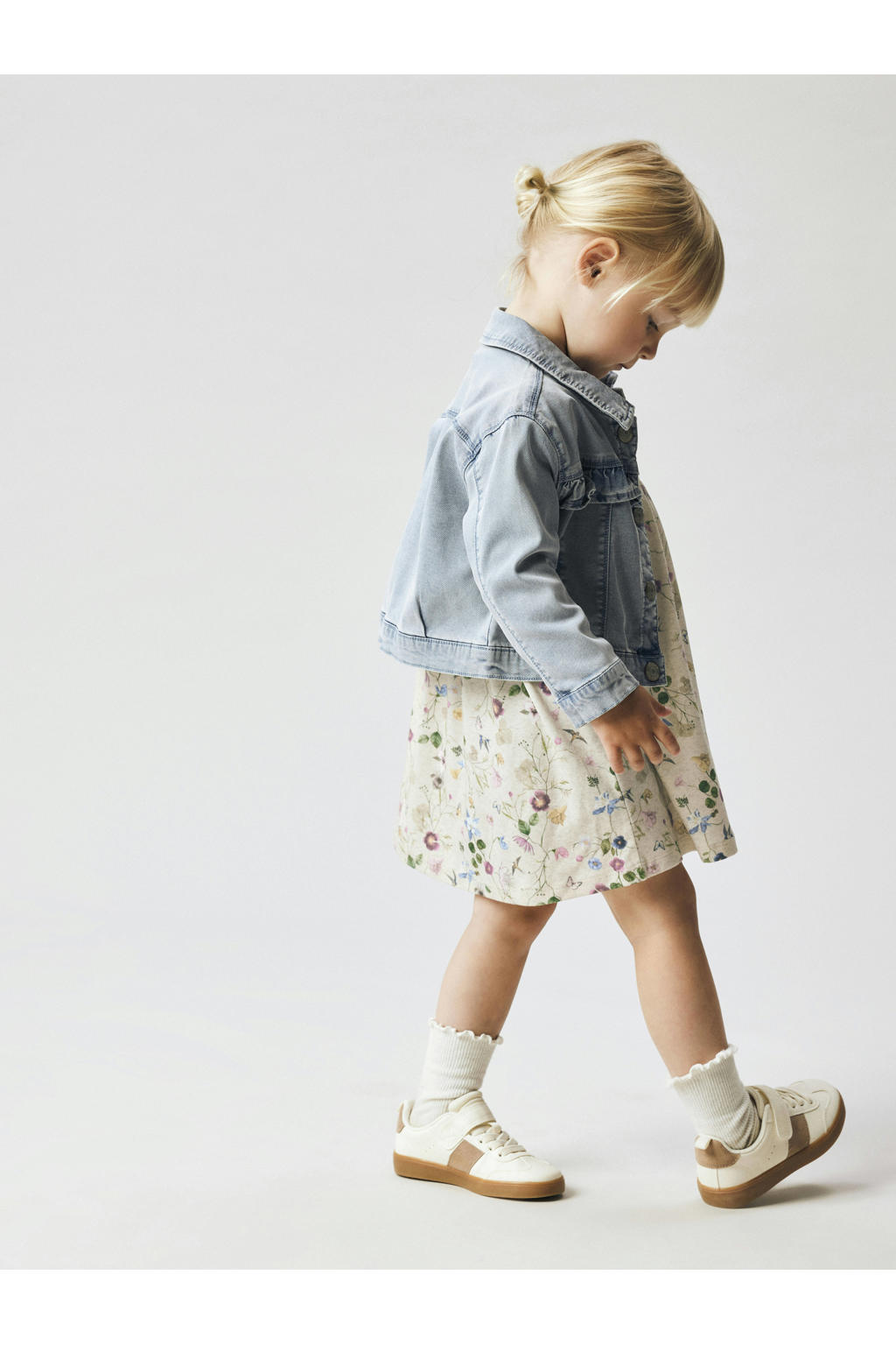 Light blue denim meisjes NAME IT MINI spijkerjas van denim met effen, lange mouwen, drukknoopsluiting en ruches