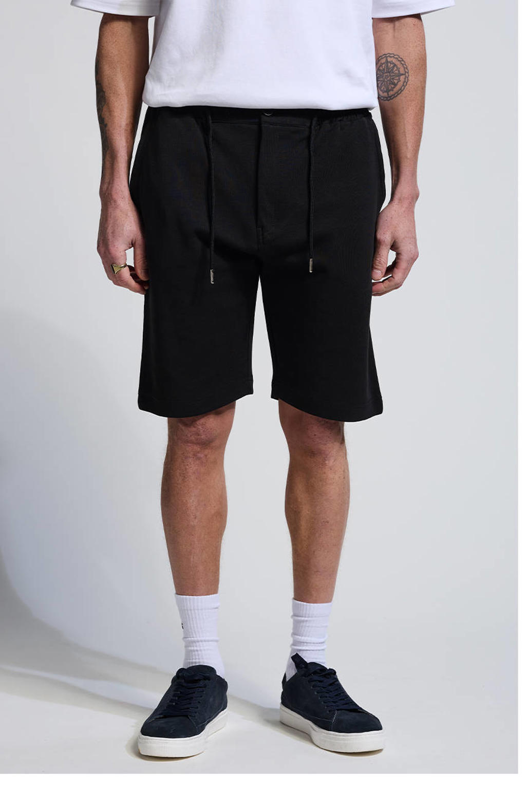 Vänner Julian regular chino short zwart