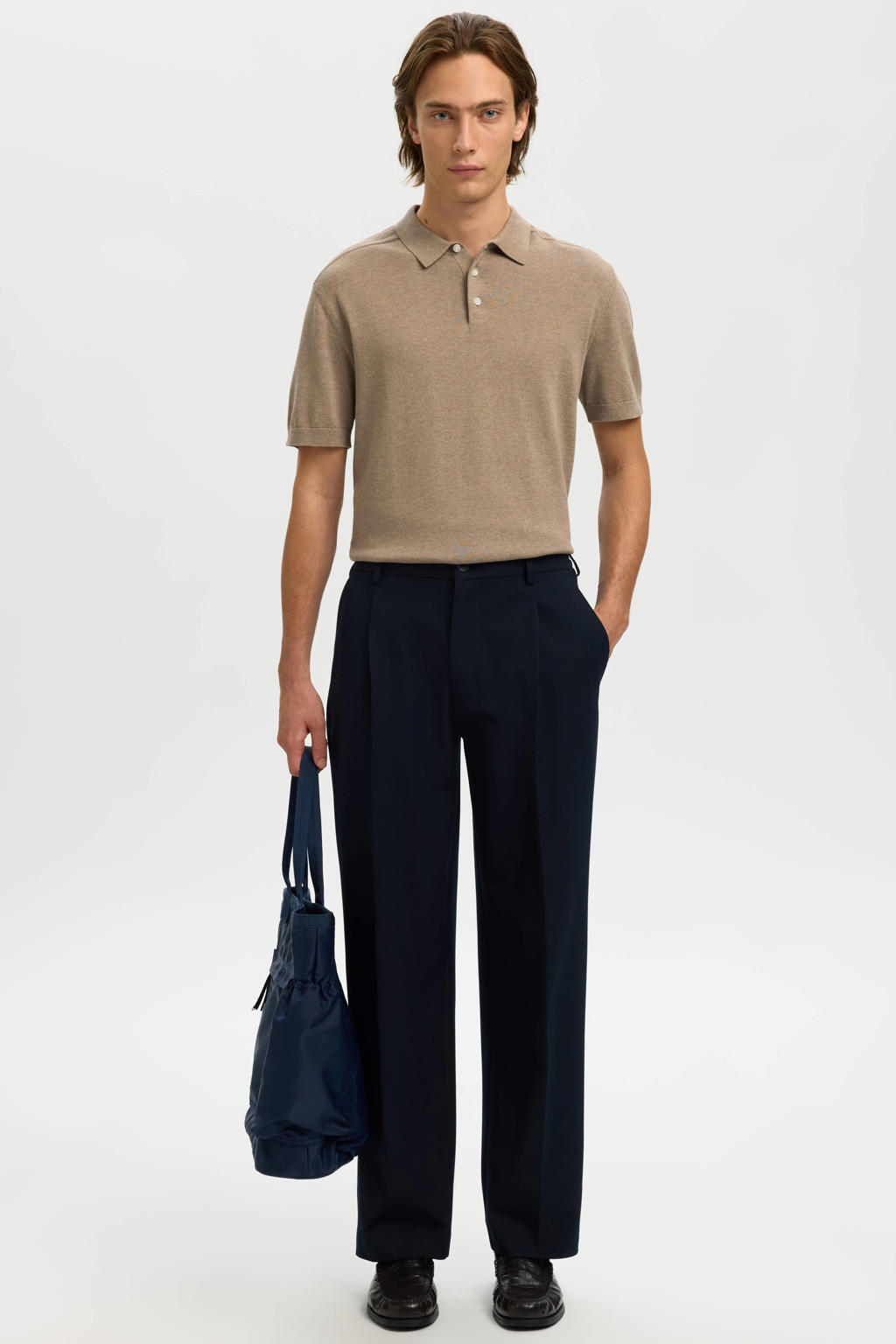 Beige heren Selected regular polo fijn gebreid van katoen met effen, korte mouwen en knoopsluiting