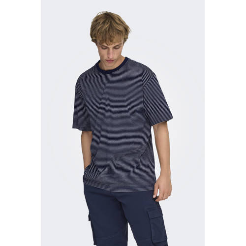 ONLY & SONS relaxed gestreepte T-shirt donkerblauw afbeelding