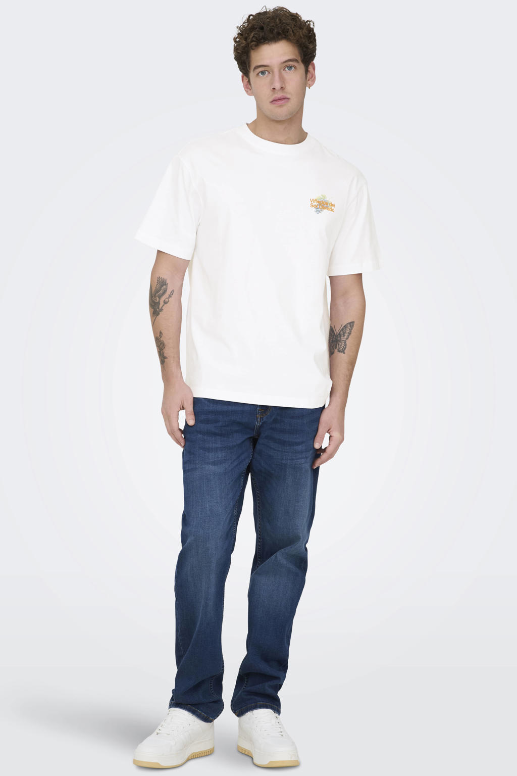 Witte heren ONLY & SONS relaxed T-shirt van katoen met backprint, korte mouwen en ronde hals