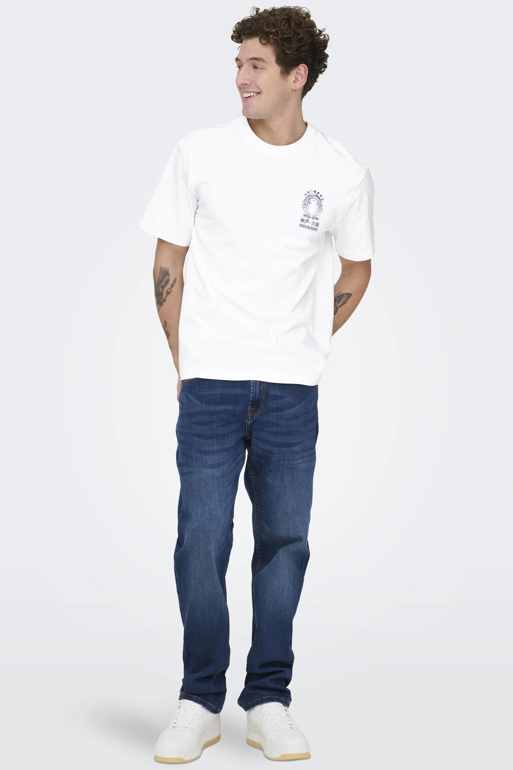 Witte heren ONLY & SONS relaxed T-shirt van katoen met backprint, korte mouwen en ronde hals