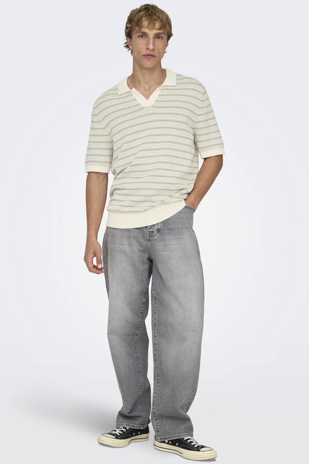 Ecru heren ONLY & SONS regular gestreepte polo patroon met korte mouwen, openvallende hals en geribde boorden