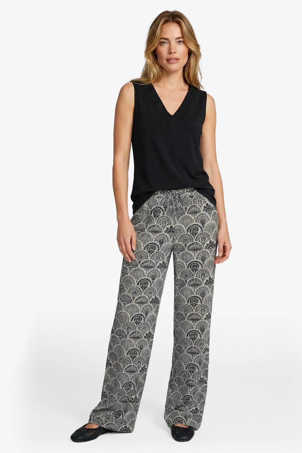 Zand en zwarte dames CS the Label regular waist broek van viscose met loose fit en elastische tailleband met koord