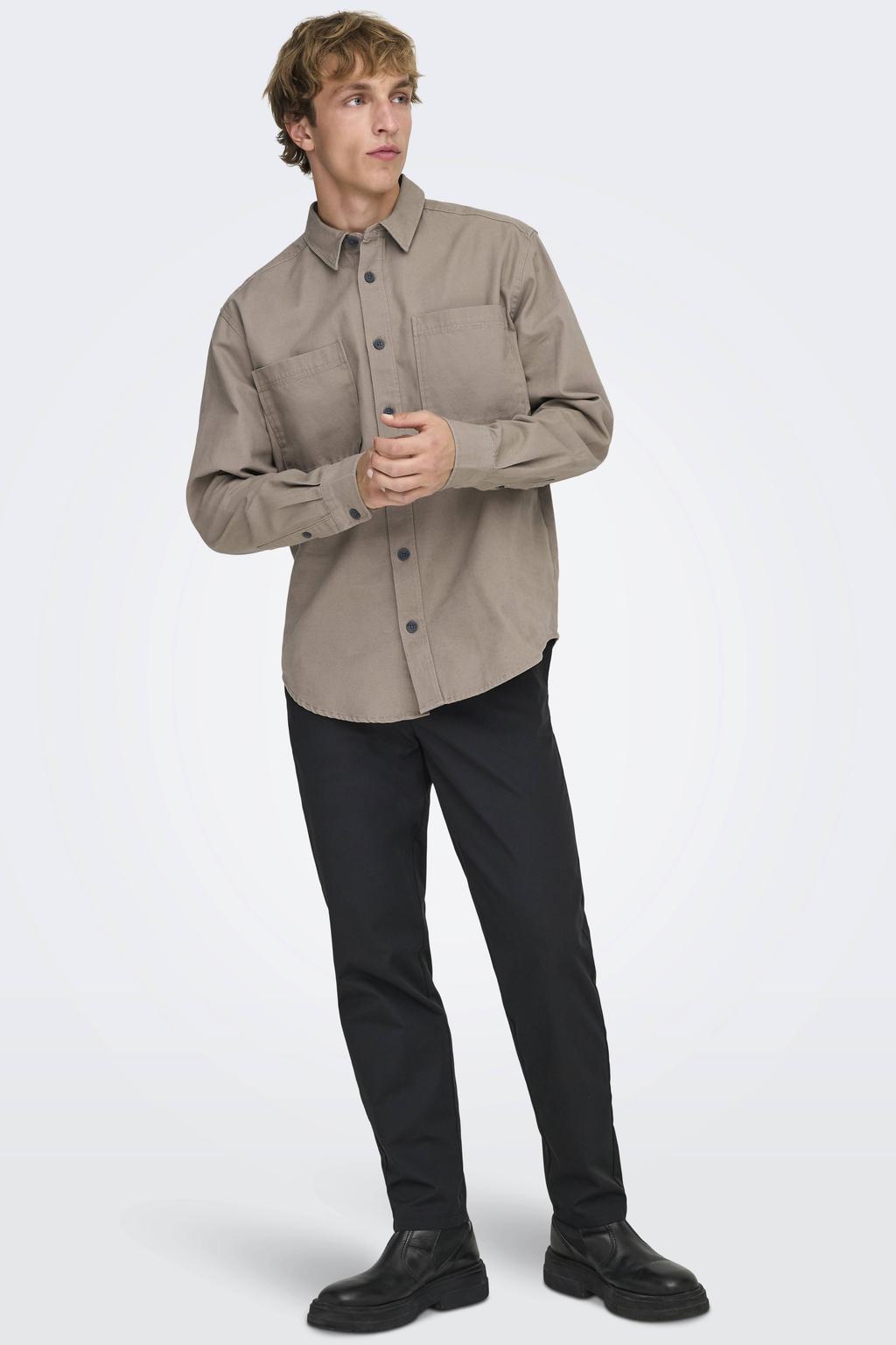 Taupe heren ONLY & SONS loose casual overhemd van katoen met effen, lange mouwen, klassieke kraag, knoopsluiting en geweven detail