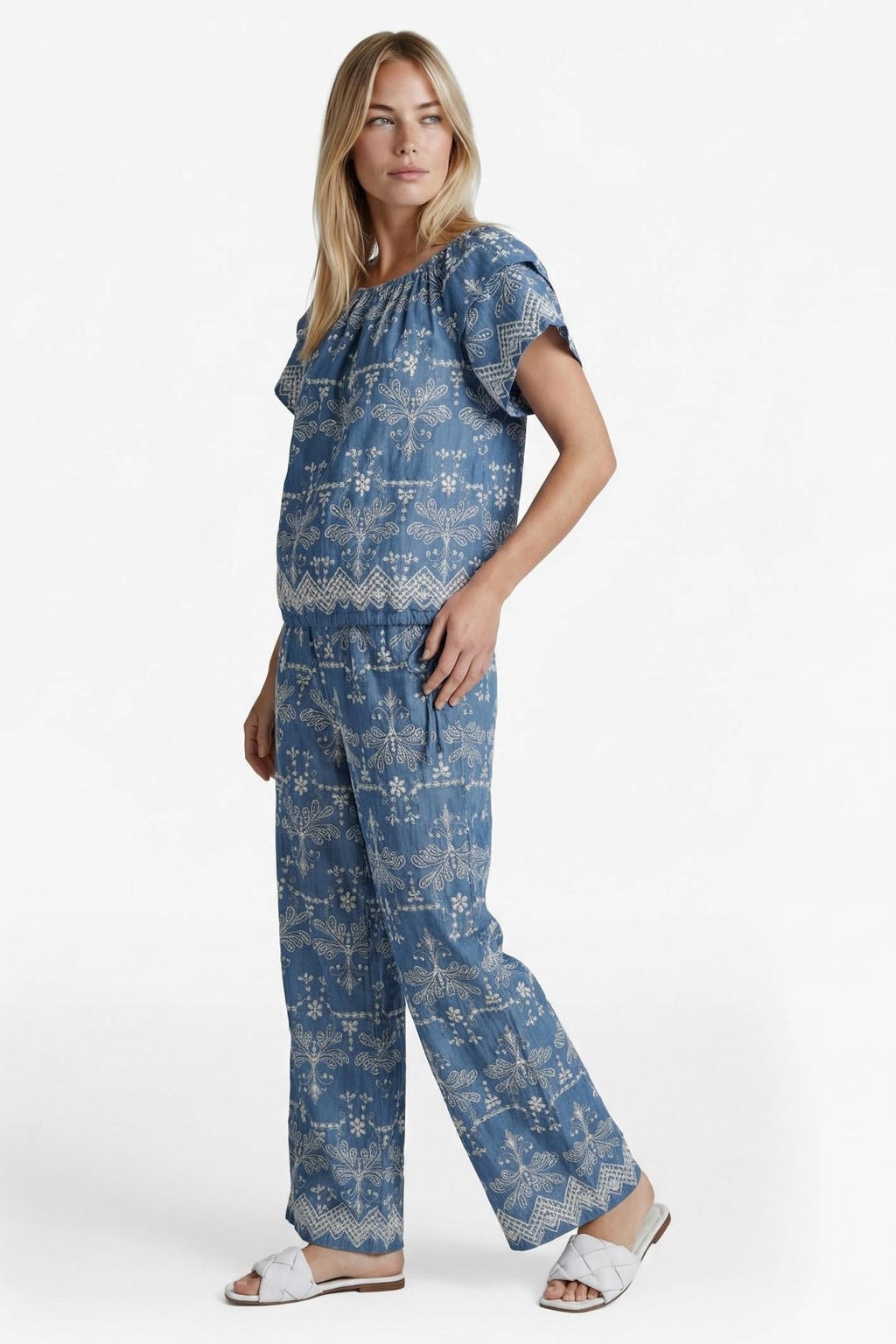 Medium blue denim, medium blue en witte dames G-maxx top broderie van polyester met effen, korte mouwen en off shoulder hals