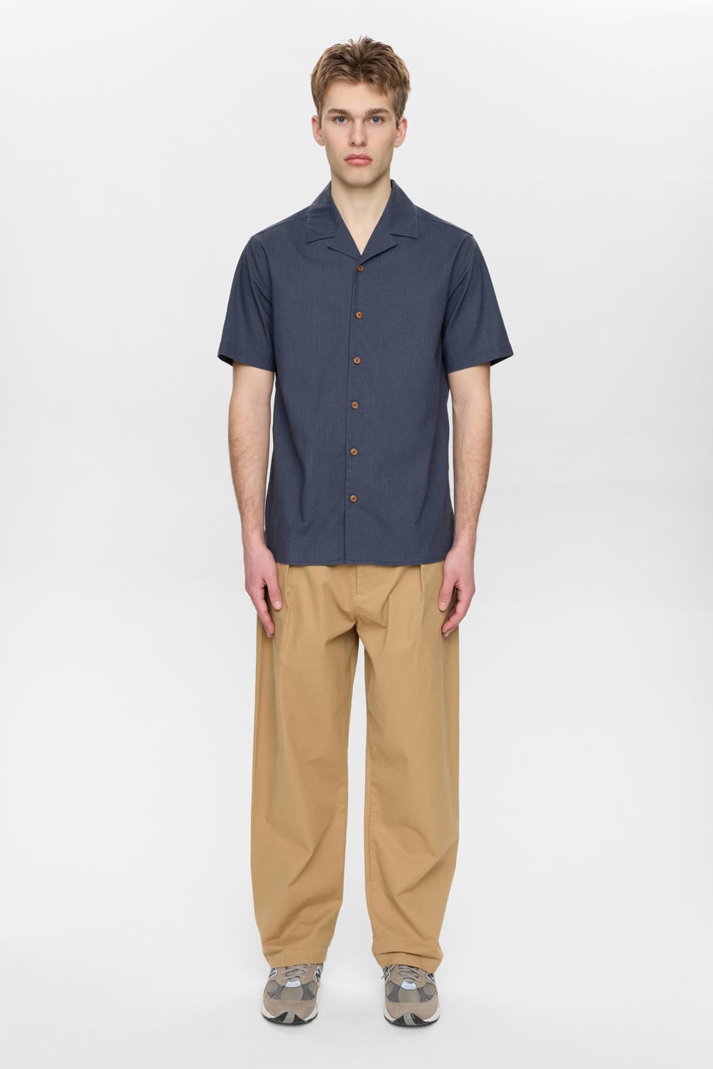 Grijsblauwe heren Anerkjendt regular casual overhemd blauw van linnen met effen, korte mouwen, reverskraag en knoopsluiting