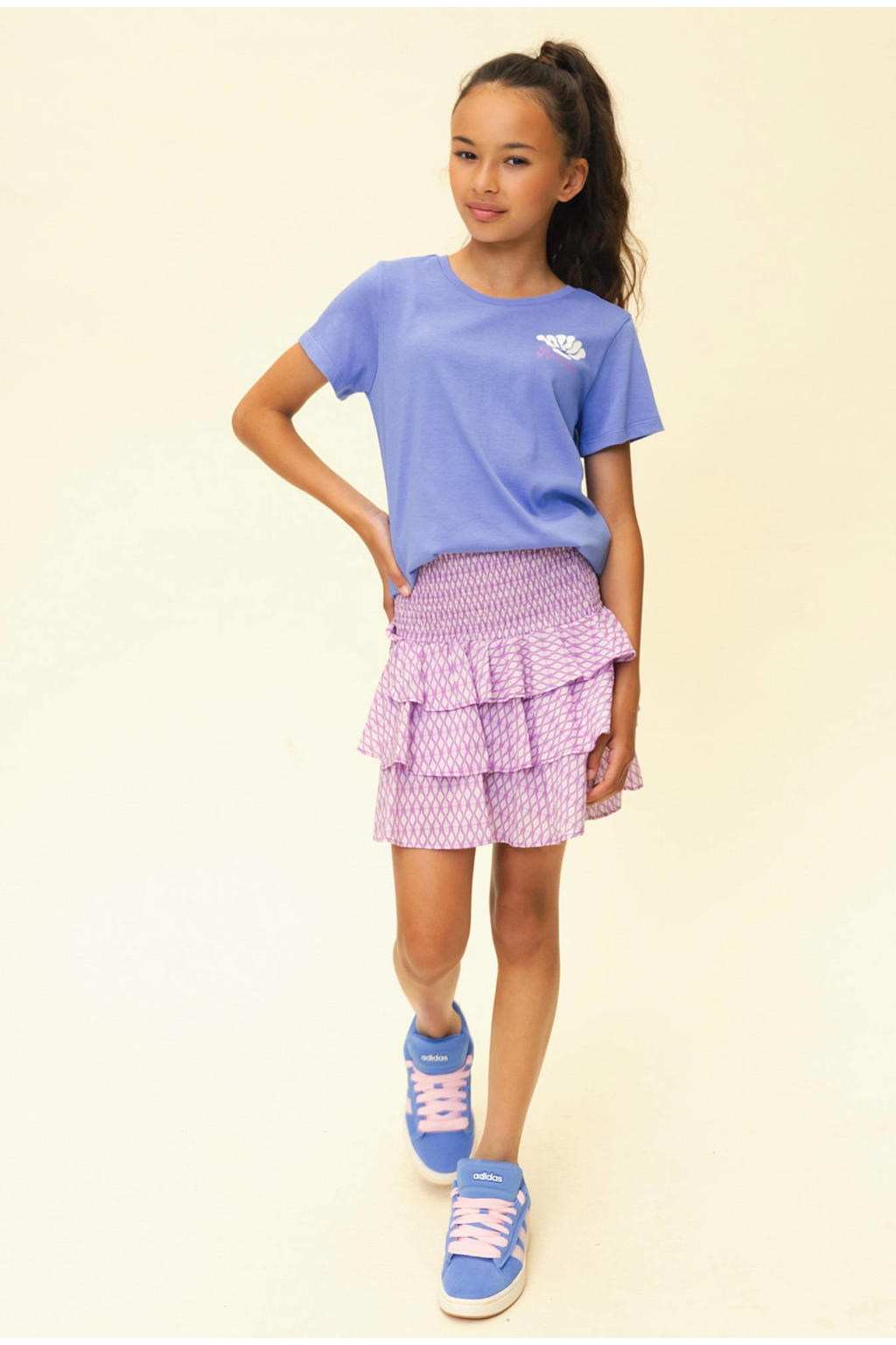 Blauwe meisjes LOOXS 10sixteen satijnen T-shirt van katoen met backprint, korte mouwen, ronde hals en kraaltjes
