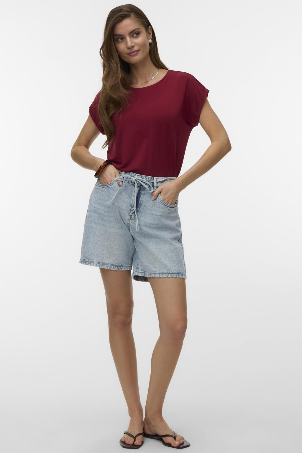 Light blue denim dames VERO MODA straight regular waist short van denim met wijde pijpen, rits- en knoopsluiting en effen