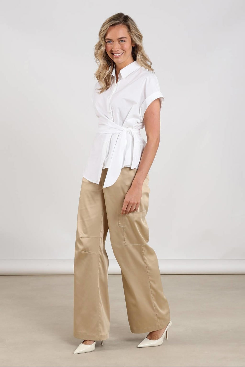Ecru dames NUKUS blouse van katoen met effen, korte mouwen, klassieke kraag en knoopsluiting