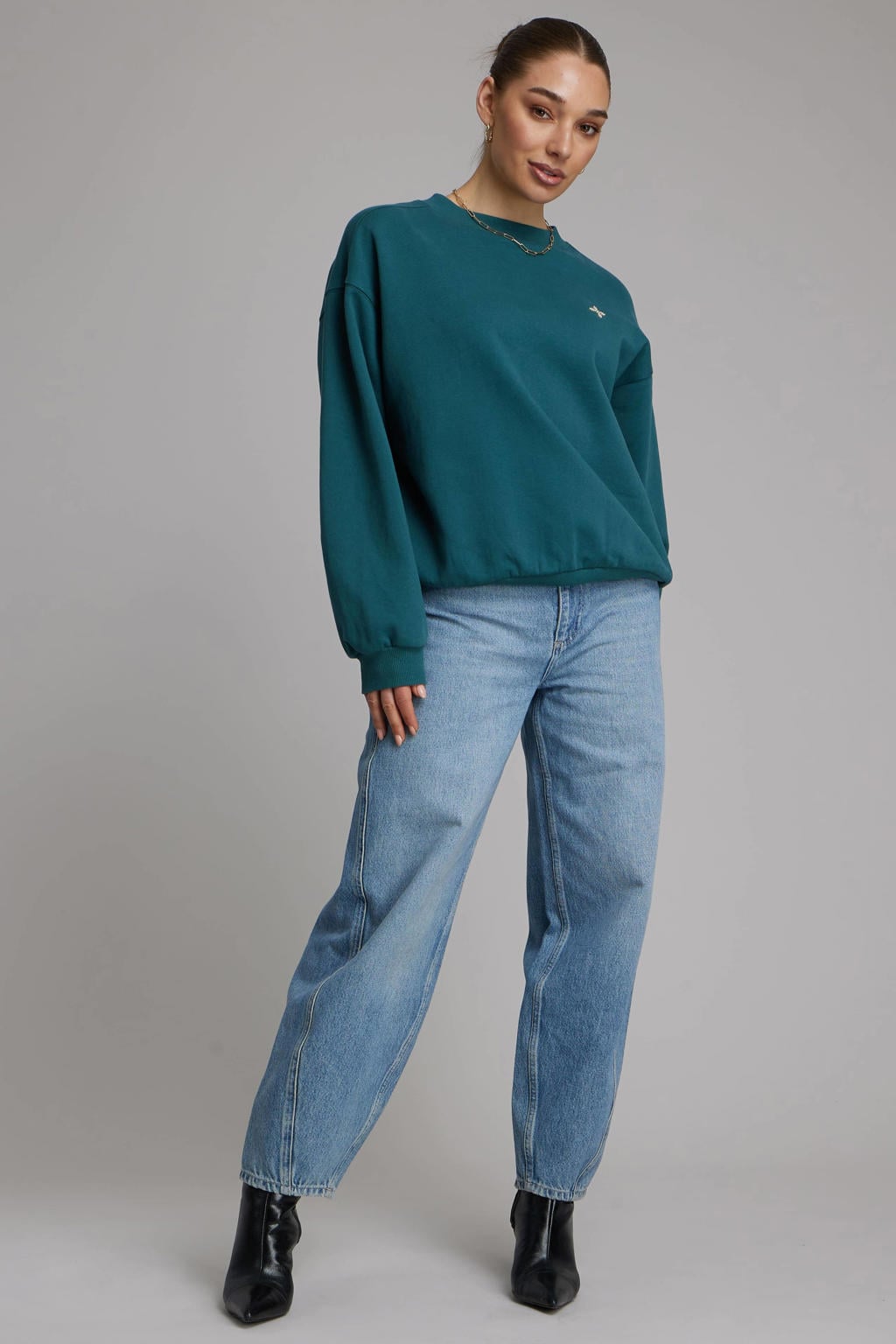 Turquoise dames Pink Noir sweater van katoen met backprint, lange mouwen en ronde hals