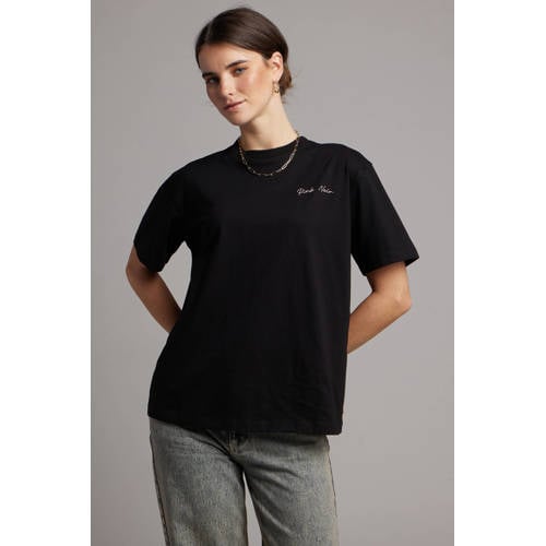 Pink Noir T-shirt met backprint zwart afbeelding