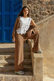 thumbnail: FLURESK wide leg regular waist broek met textuur bruin
