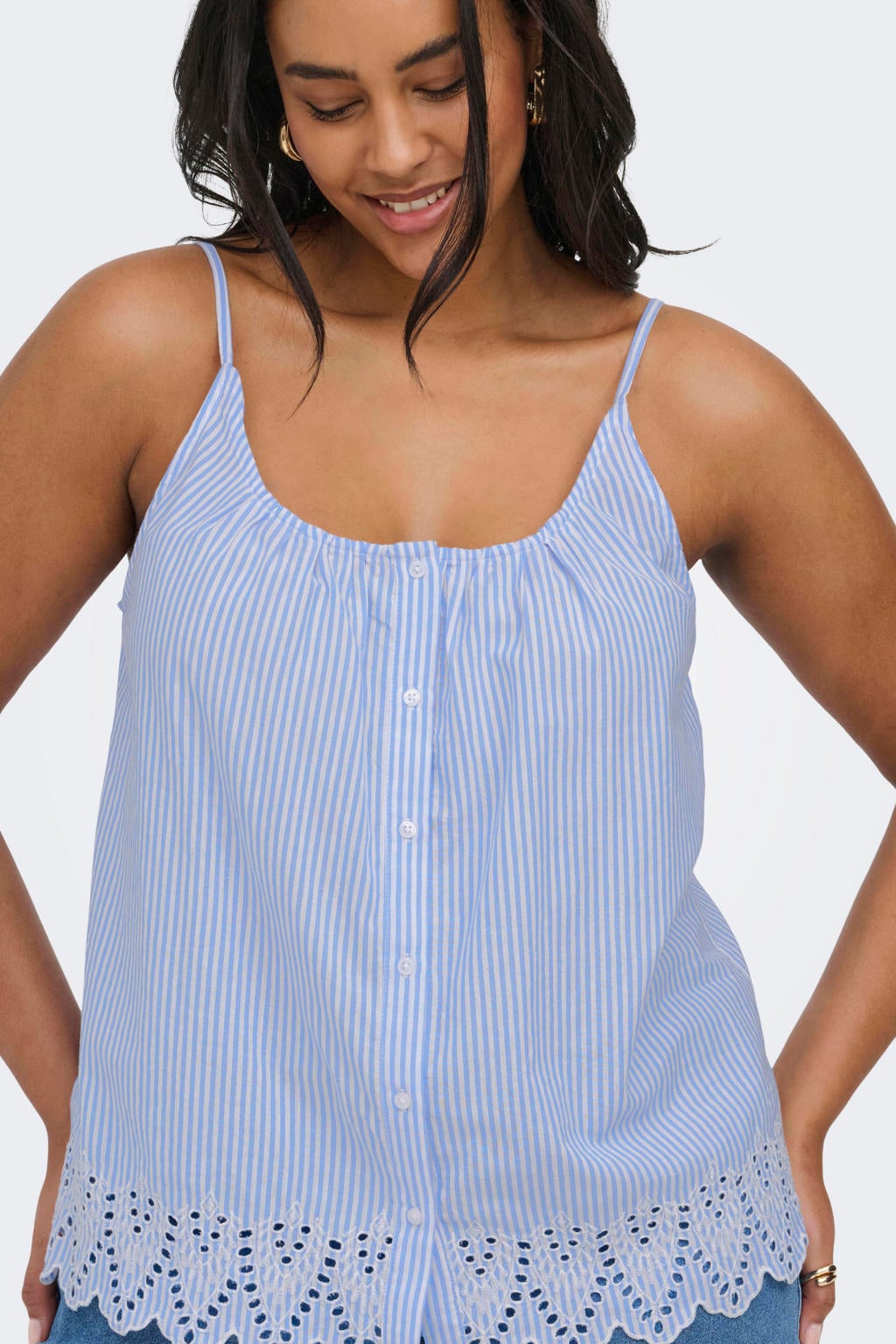 Lichtblauw en ecru dames ONLY CARMAKOMA gestreepte top broderie met ronde hals