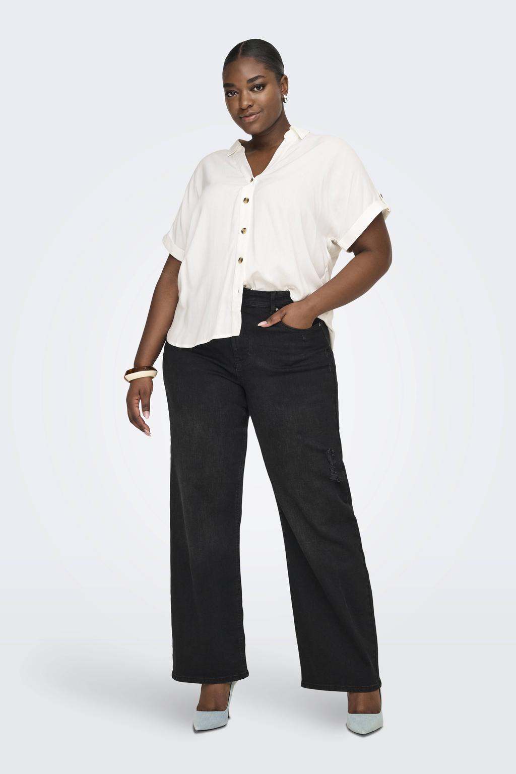 Ecru dames ONLY CARMAKOMA blouse van modal met effen, korte mouwen, klassieke kraag, knoopsluiting en geweven detail