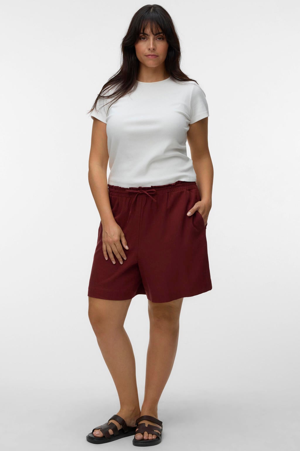 Donkerrode dames VERO MODA CURVE regular waist casual short van viscose met elastische tailleband met koord en effen