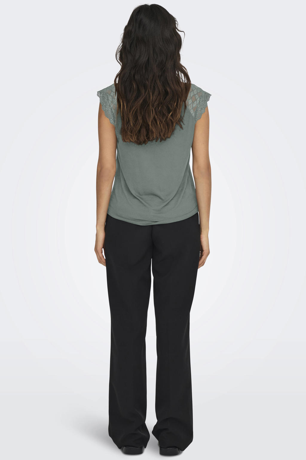 Lichtgroene dames ONLY T-shirt van viscose met effen, korte mouwen, V-hals en kant
