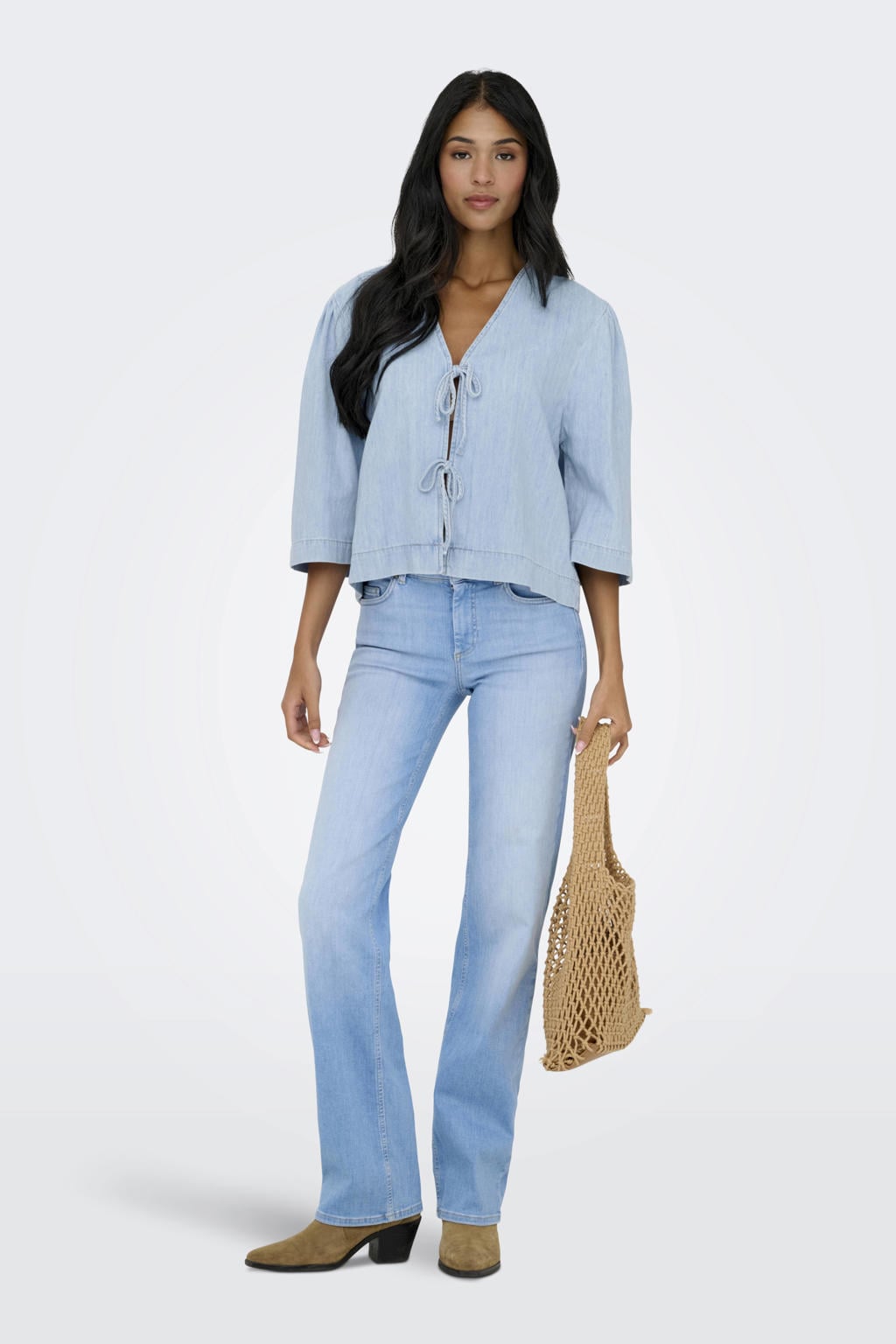 Light blue denim dames ONLY top met effen, driekwart mouwen en widespread hals