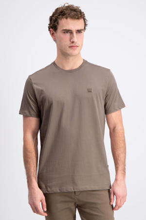 regular T-shirt bruin