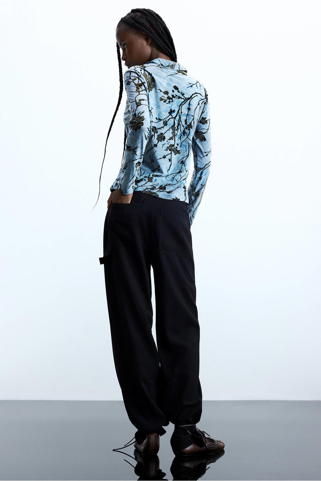 Lichtblauw en zwarte dames Desigual blouse van polyester met lange mouwen, klassieke kraag en knoopsluiting