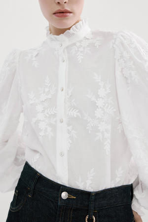 blouse wit