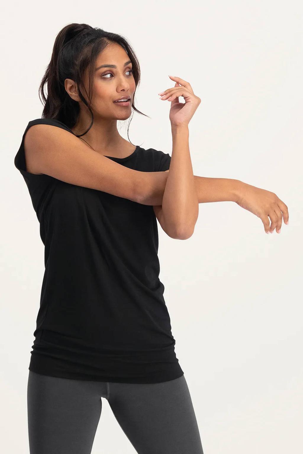 Zwarte dames Urban Goddess sporttop Asana van bamboe met ronde hals