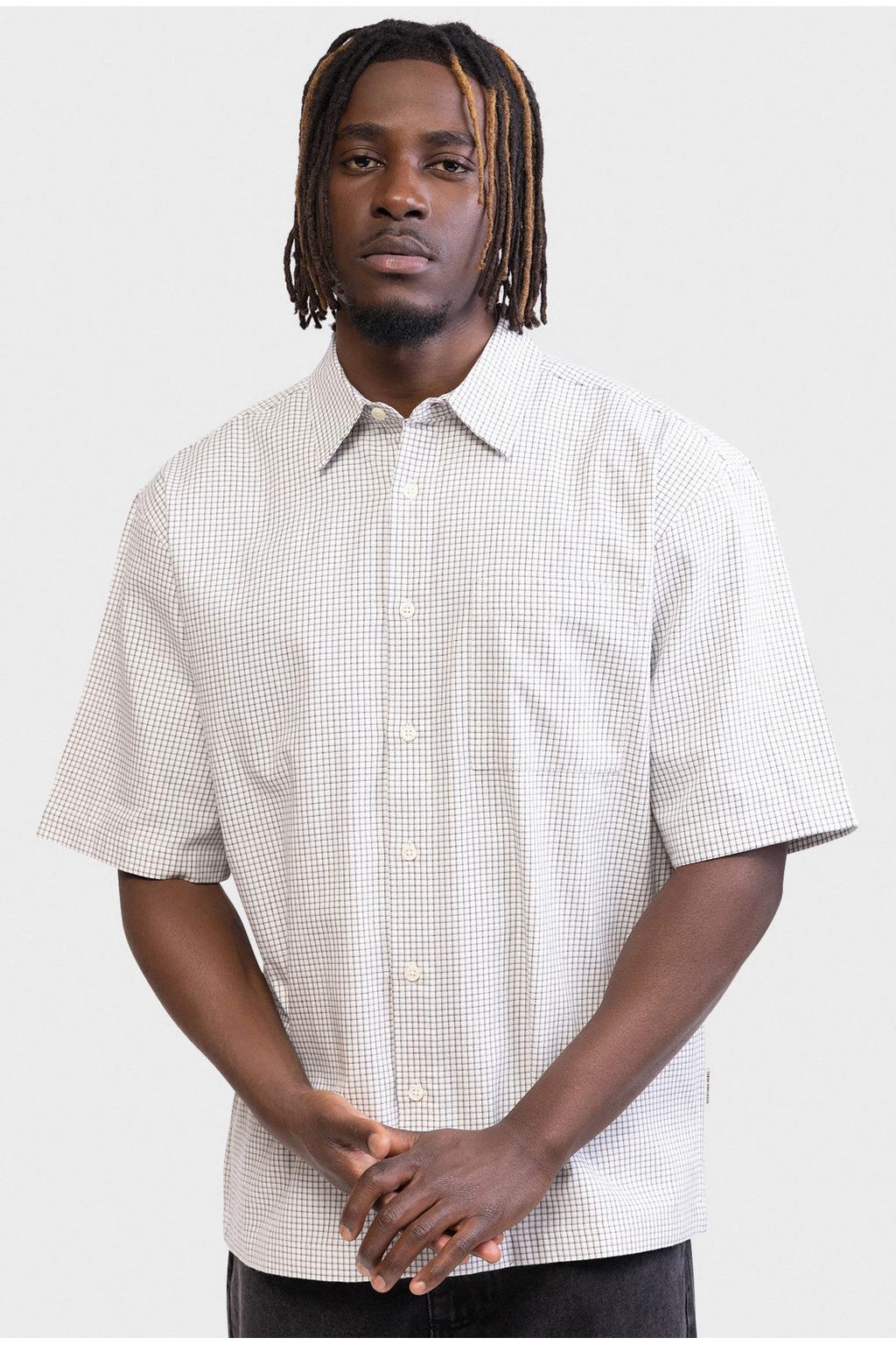 Witte heren Redefined Rebel loose geruit casual overhemd van katoen met korte mouwen, klassieke kraag en knoopsluiting