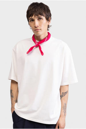 oversized T-shirt wit