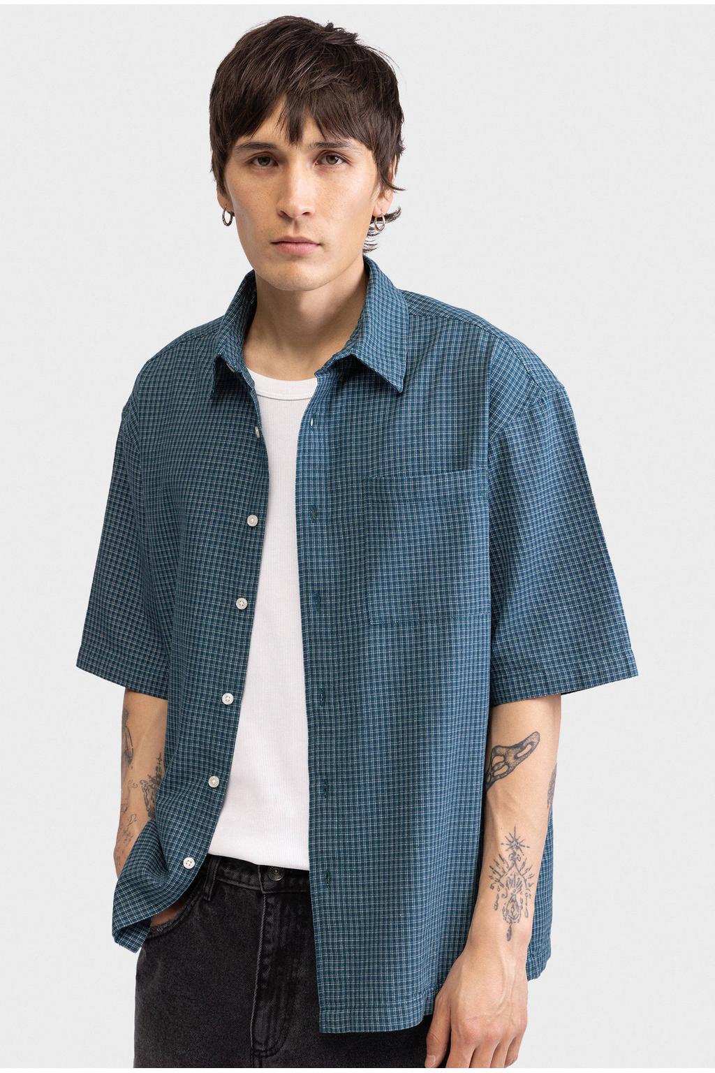 Donkerblauwe heren Redefined Rebel loose geruit casual overhemd van katoen met korte mouwen, klassieke kraag en knoopsluiting