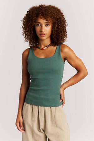 singlet rib gebreid