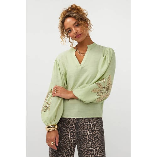 Ydence blousetop lichtgroen met pailletten afbeelding