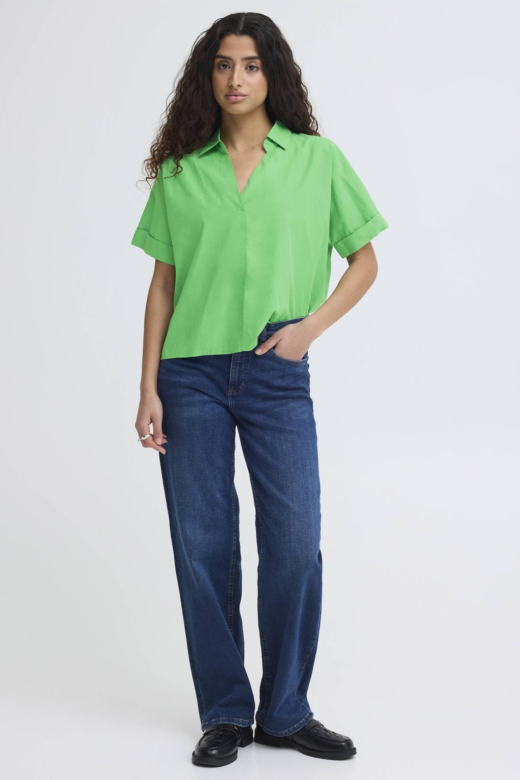 Groene dames ICHI blousetop van katoen met effen, korte mouwen, V-hals, knoopsluiting en omslagdetail
