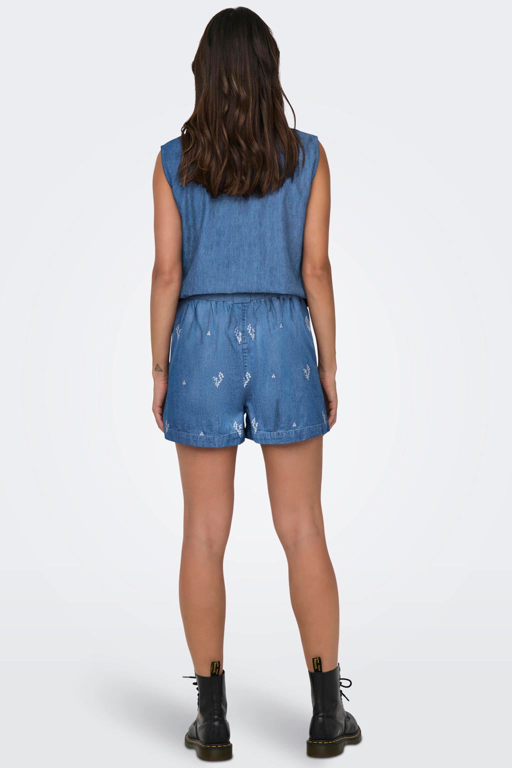 Light blue denim dames JDY straight regular waist short van denim met effen