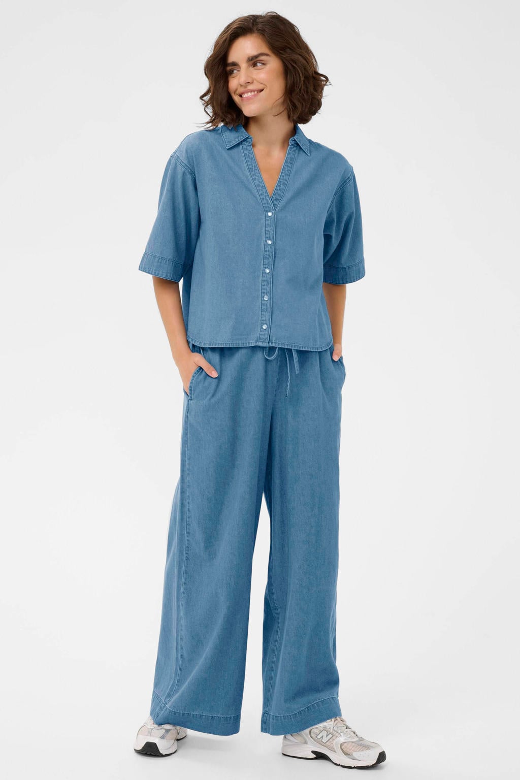 Medium blue denim dames Kaffe wide leg regular waist broek van katoen met elastische tailleband met koord en effen