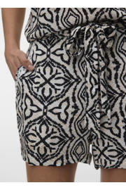 thumbnail: VERO MODA straight high waist casual short