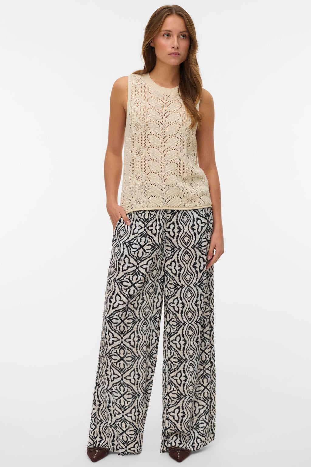 Ecru en zwarte dames VERO MODA high waist casual broek van viscose met loose fit, elastische tailleband en effen