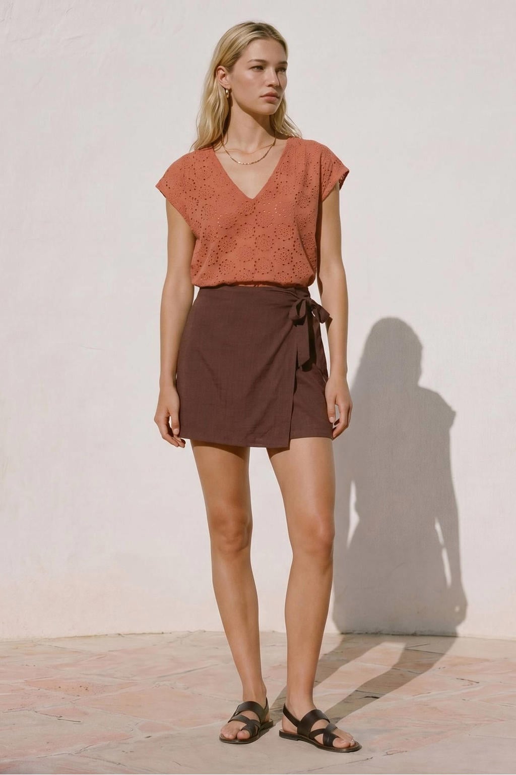 Bruine dames VERO MODA skort van viscose met regular waist, striksluiting en effen