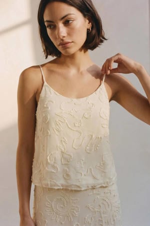 top beige