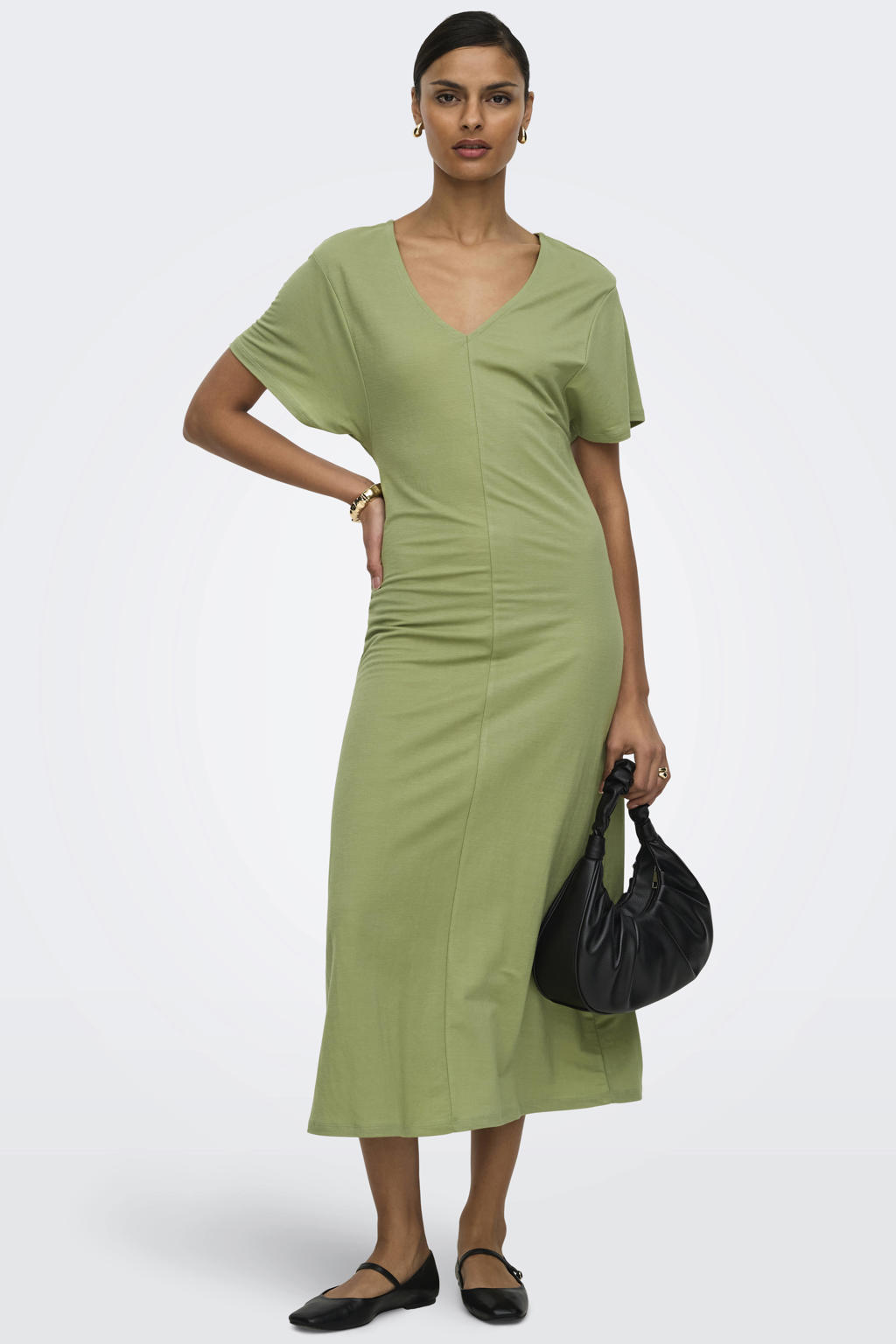 Lichtgroene dames JDY midi jurk van viscose met effen, korte mouwen en V-hals