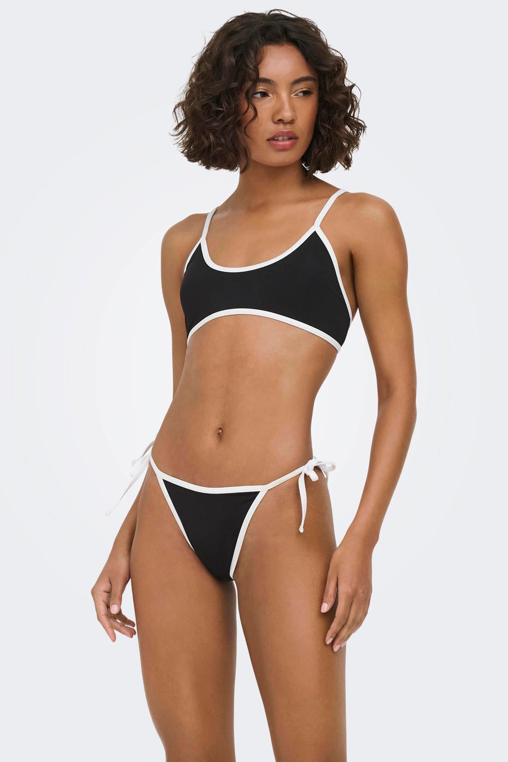 ONLY voorgevormde crop bikini set met strik - zwart