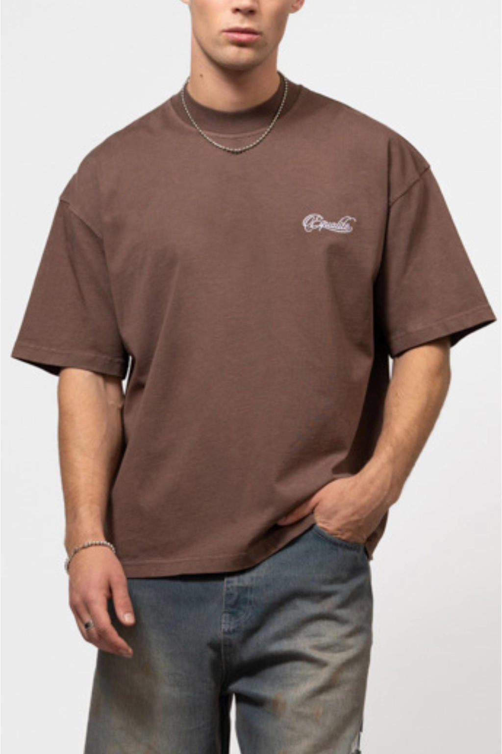 Bruine heren Equalité boxy T-shirt van katoen met backprint, korte mouwen en ronde hals