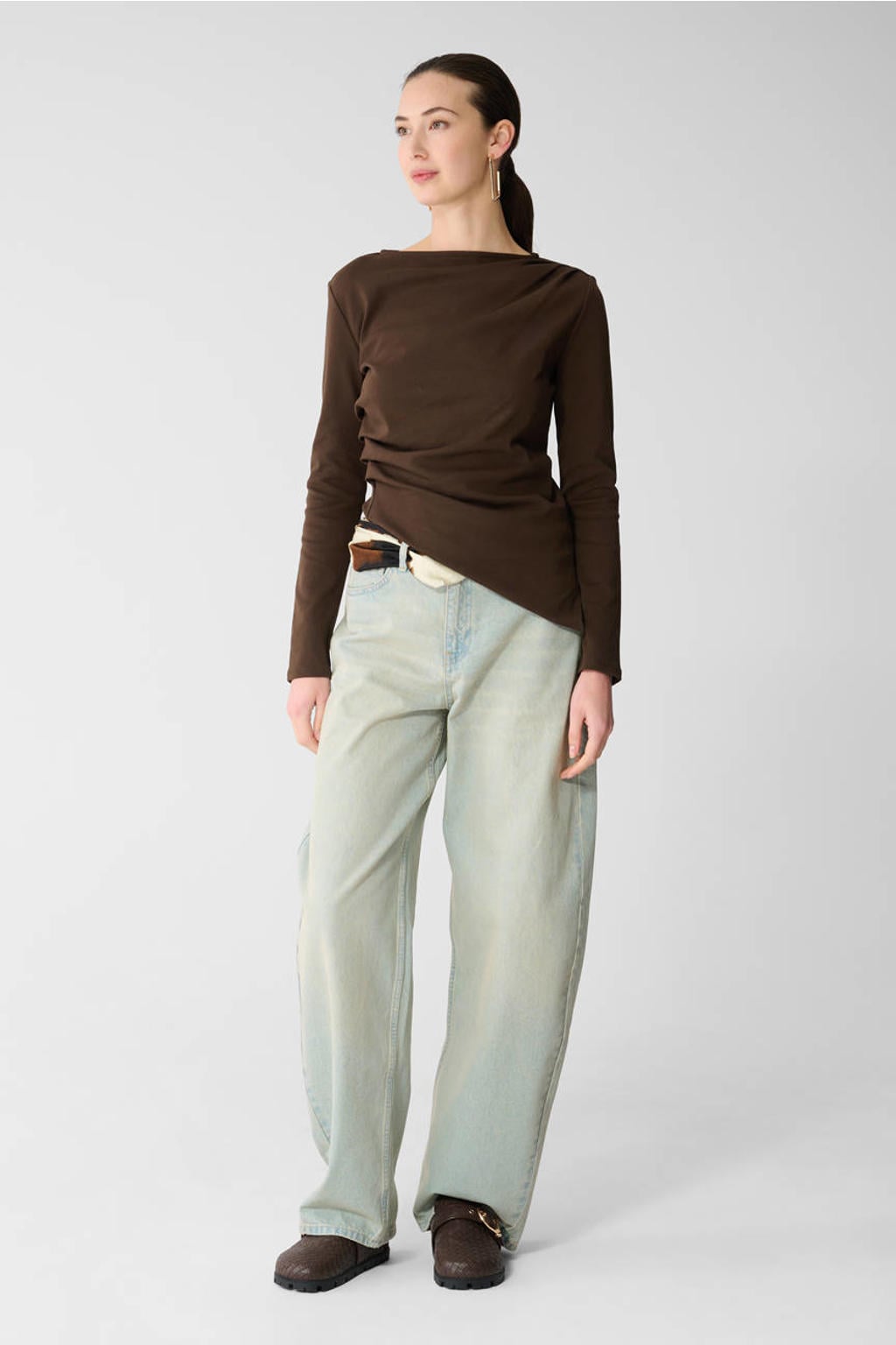 Bruine dames Shoeby asymmetrische top met effen, lange mouwen en ronde hals