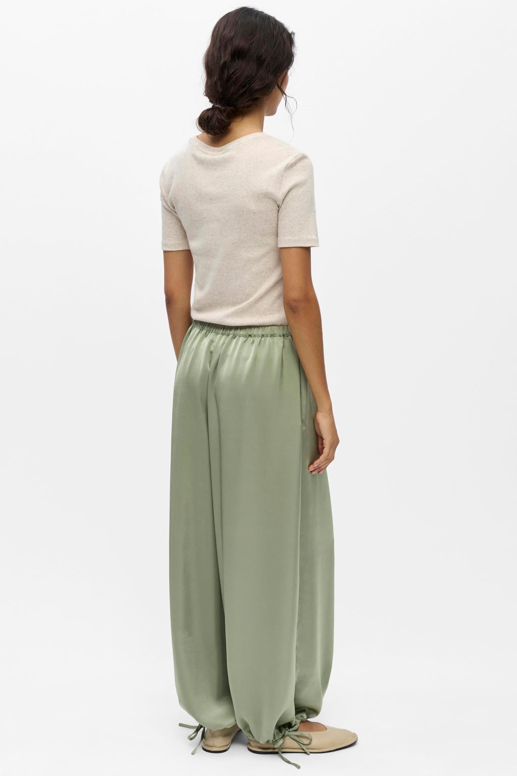 Lichtgroene dames OBJECT loose fit casual broek van viscose met regular waist, elastische tailleband en effen