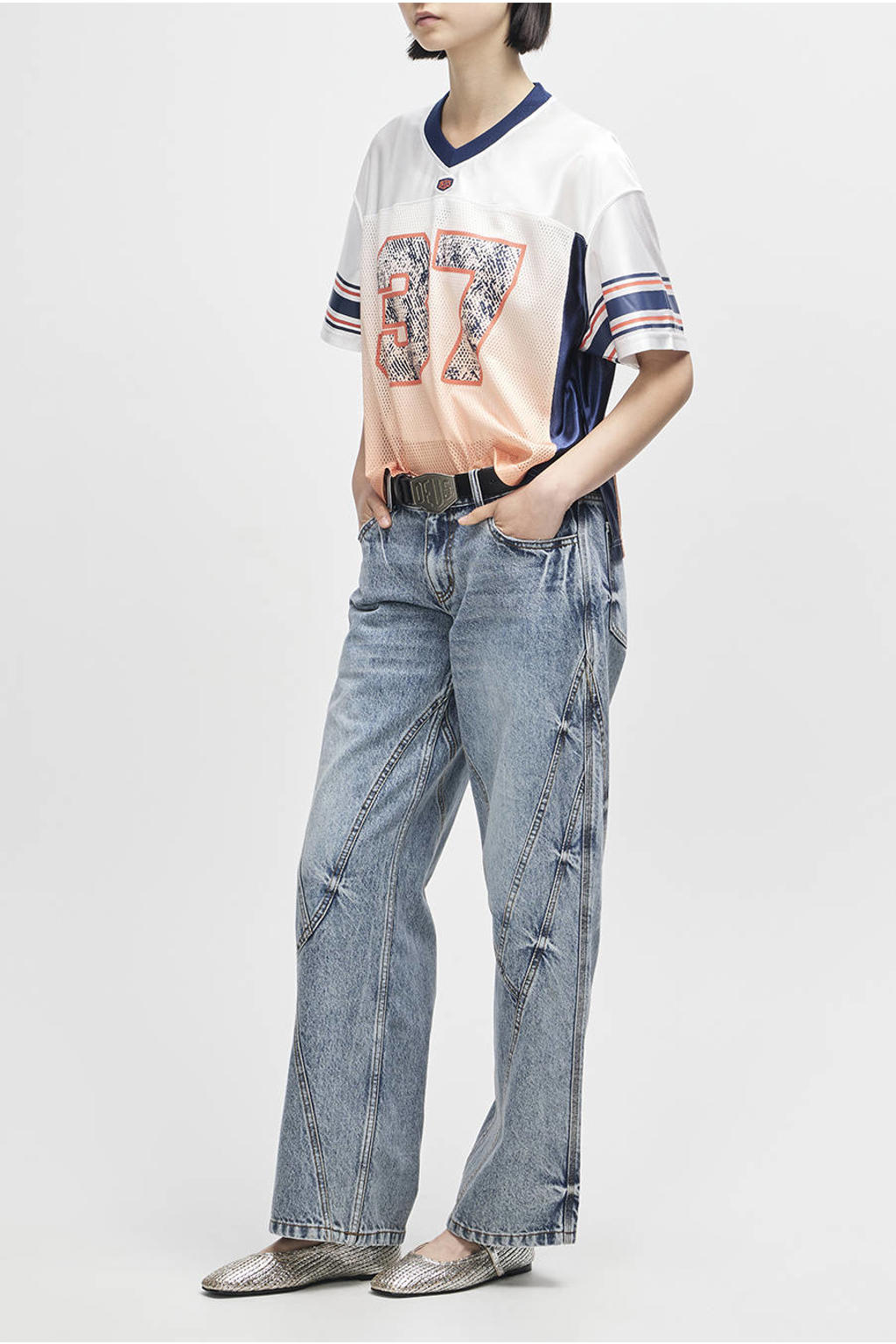 Ecru, blauw en oranje dames Deus Ex Machina T-shirt van polyester met backprint, korte mouwen, ronde hals en semi-transparante details