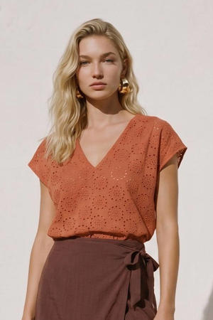 top broderie