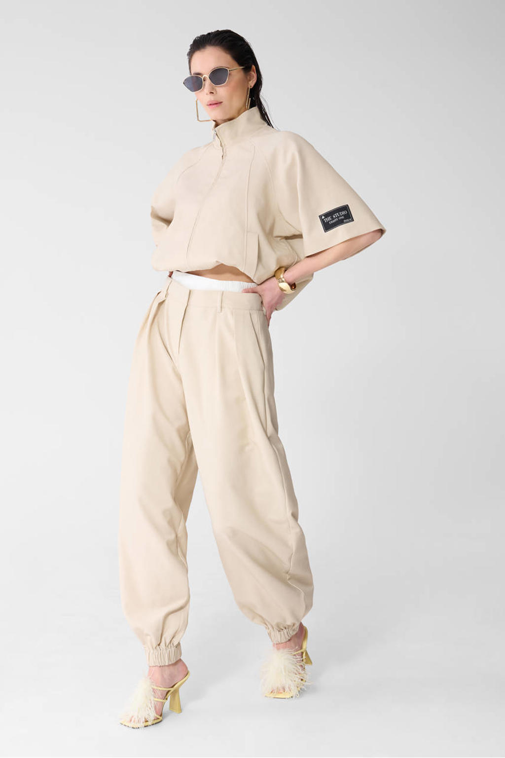 Beige dames Shoeby Studio viscose high waist ballonbroek van polyester met rits- en knoopsluiting en effen