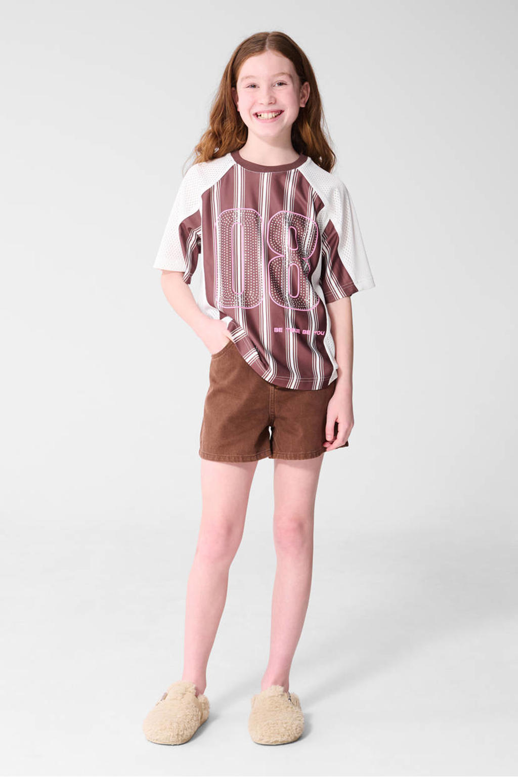 Bruine meisjes Shoeby gestreept T-shirt van polyester met printopdruk, korte mouwen, ronde hals en strass steentjes