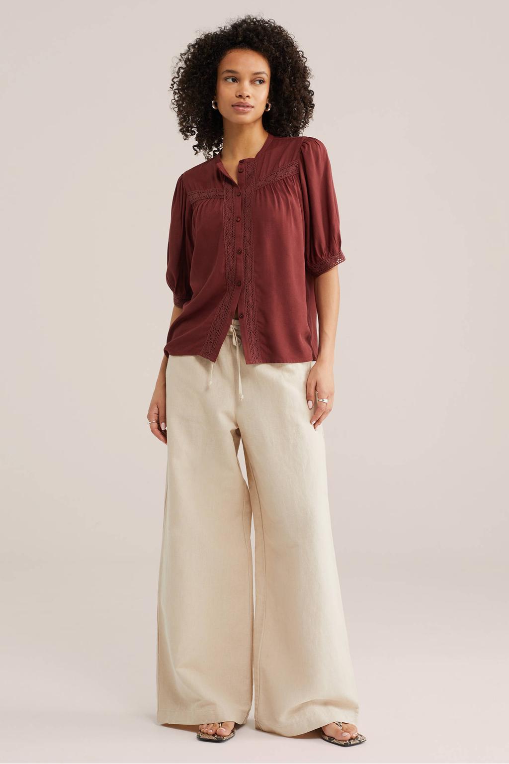 Donkerrode dames WE Fashion blouse van viscose met effen, driekwart mouwen, ronde hals en knoopsluiting