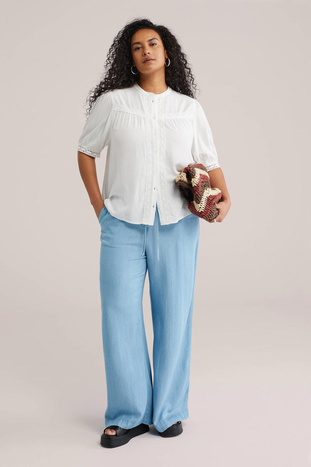 Witte dames WE Fashion Curve blouse broderie van viscose met effen, driekwart mouwen, ronde hals en knoopsluiting